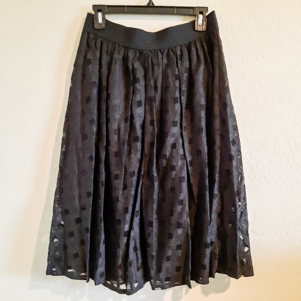 BCBGENERATION geometric black lace elastic skirt